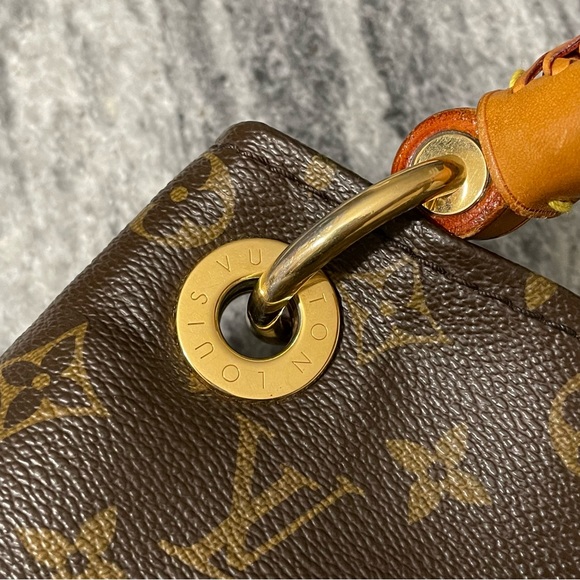 Louis Vuitton Artsy MM - Picture 15 of 16